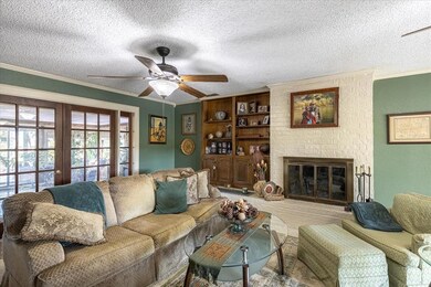 5111 Largo Dr, Granbury, TX 76049 - photo 4