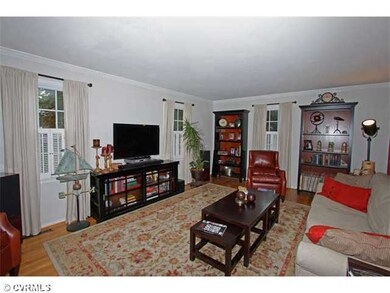Den/Family/Great Room - Family Room - Pic#2
