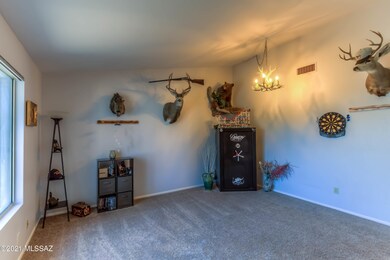 6 Living Room photo a