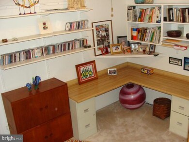 9513 Nightsong Ln, Columbia, MD 21046 - photo 5