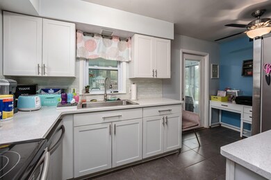 10735 Schuur St, Portage, MI 49024 - photo 6