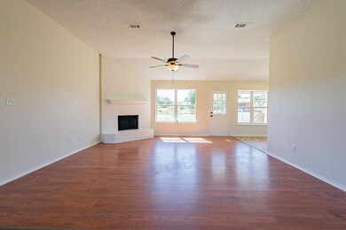 811 Eagles Way, Springtown, TX 76082 - photo 3