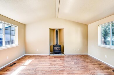 2823 SW 26th Ct, Redmond, OR 97756 - photo 4