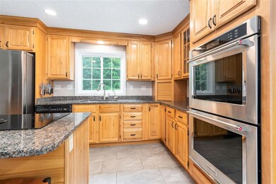 6 Hemlock Dr, Bedford, NH 03110 - photo 3