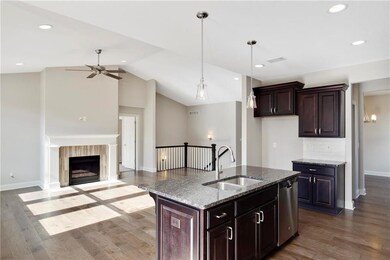 9208 Sunray Dr, Shawnee, KS 66227 - photo 3