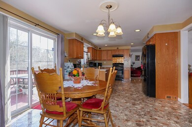 114 Photine Dr, Lowell, MA 01854 - photo 3