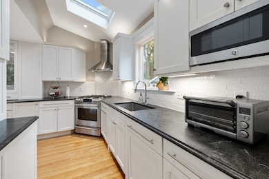 25 Curtis St, Marblehead, MA 01945 - photo 5