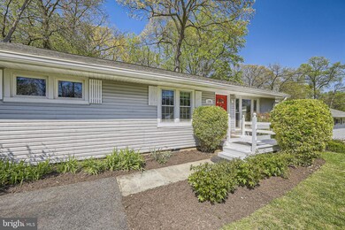 110 Tulip Dr, Gaithersburg, MD 20877 - photo 3