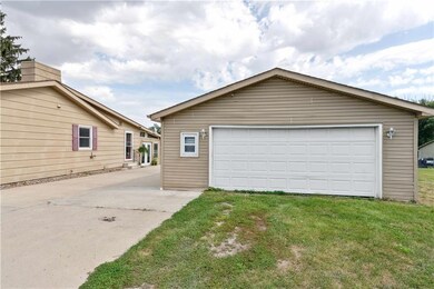 4365 NE 32nd Ct, Des Moines, IA 50317 - photo 4