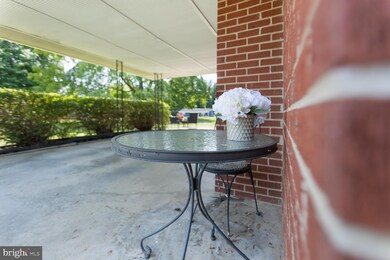 109 S Whissen St, Edinburg, VA 22824 - photo 4