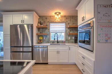 4652 Morris Cir, Bloomington, MN 55437 - photo 3