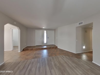 570 W Myrna Ln, Chandler, AZ 85225 - photo 2