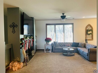 5301 SW Timber Ridge Ln, Topeka, KS 66610 - photo 4