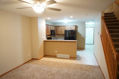 3620 Banar Dr SW unit E, Cedar Rapids, IA 52404 - photo 5