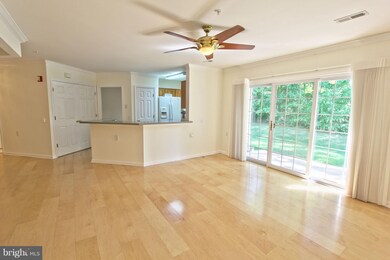 12471 Hayes Ct unit 104, Fairfax, VA 22033 - photo 3
