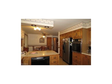 Kitchen Eat In Area