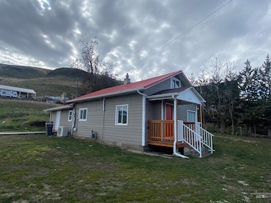 1212 4th St, Asotin, WA 99402 - photo 2