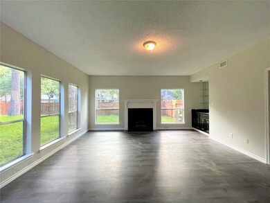 11123 Gatesden Dr, Tomball, TX 77377 - photo 5