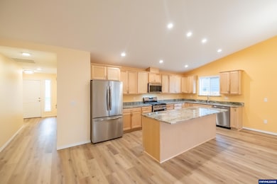 2037 Waterford St SE, Albany, OR 97322 - photo 7