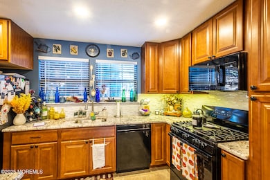 401 Daffodil Dr unit 401, Jackson, NJ 08527 - photo 3