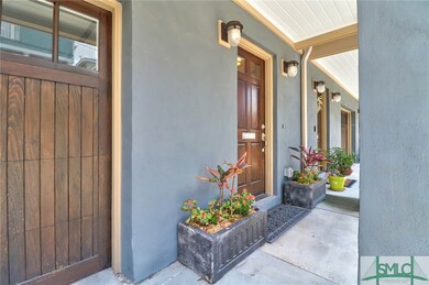 Small, quiet street in Savannah's Landmark Histori