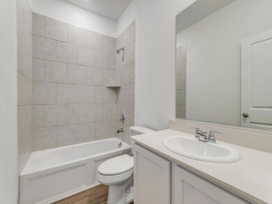 Great guest bath ideally located between the two guest bedrooms.