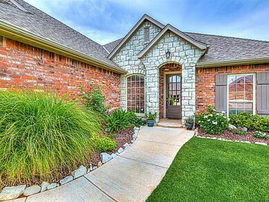 19808 Crest Ridge Dr, Edmond, OK 73012 - photo 2