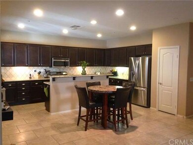 Spacious Gourmet Kitchen with Eat-In Dining