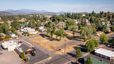 2007 Modoc St, Klamath Falls, OR 97601 - photo 2