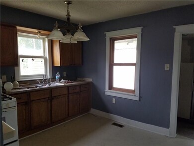 1816 E 25th St, Des Moines, IA 50317 - photo 5