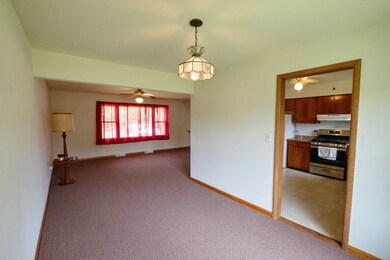 121 Kings Rd, Carpentersville, IL 60110 - photo 5