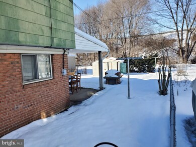 217 Columbia Ave, Reading, PA 19605 - photo 3