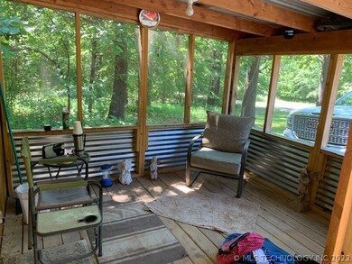 Screened in porch