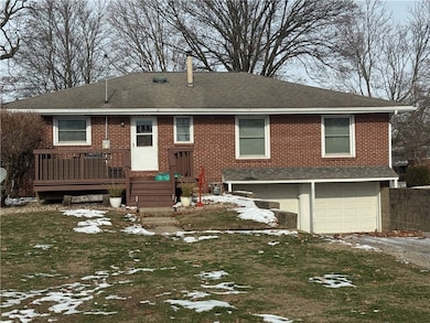 215 E Monroe Ave, Chrisman, IL 61924 - photo 4