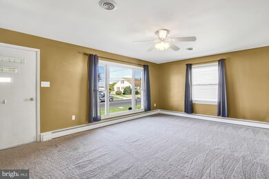 206 W Elm Ave, Hanover, PA 17331 - photo 2