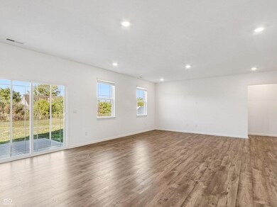 201 Ames Dr, Whiteland, IN 46184 - photo 5