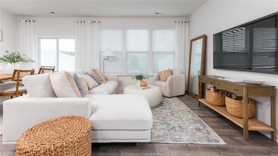 1683 Hallview Ct, Kernersville, NC 27284 - photo 3