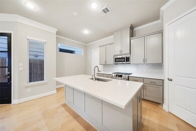 943 Wakefield Dr, Houston, TX 77018 - photo 7