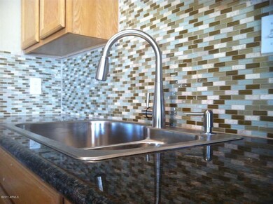 Sink / backsplash