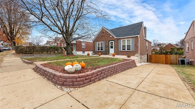 431 Kingston Dr, Saint Louis, MO 63125 - photo 2