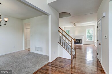 18845 Beaten Path Ct, Triangle, VA 22172 - photo 3