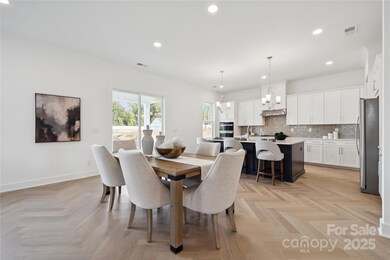 6007 Moonglade Ln unit 427, Charlotte, NC 28269 - photo 2