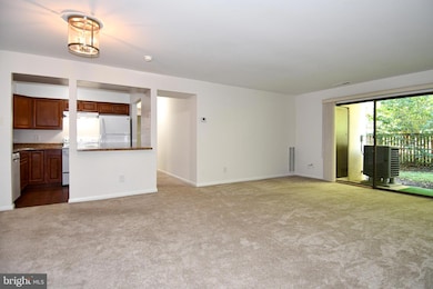 10104 Campus Way S unit 1023A, Upper Marlboro, MD 20774 - photo 4