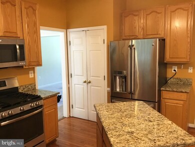 8075 Settle Ct, Waldorf, MD 20603 - photo 4