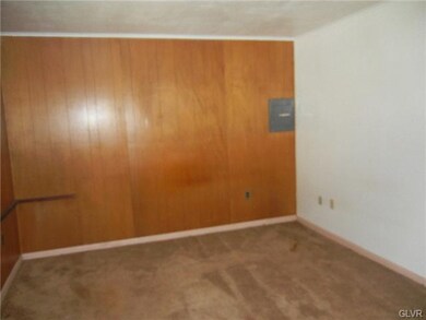 6721 Kings Hwy S, Zionsville, PA 18092 - photo 4