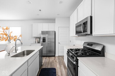 6831 Orchard Run Cir, Whitestown, IN 46075 - photo 6