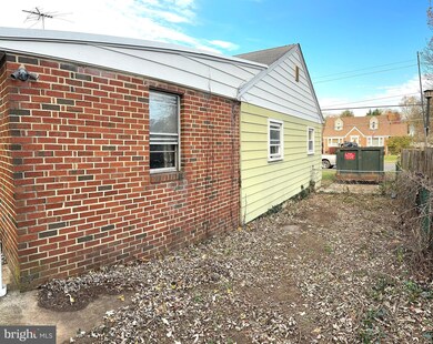 233 3rd Ave, Lansdowne, MD 21227 - photo 3