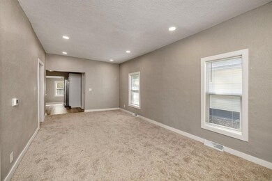2325 Lyon St, Des Moines, IA 50317 - photo 7