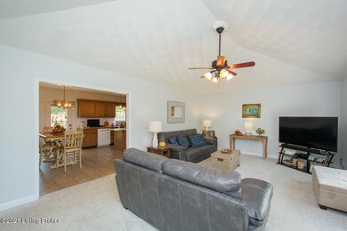 326 Highland Springs Dr, Mount Washington, KY 40047 - photo 5