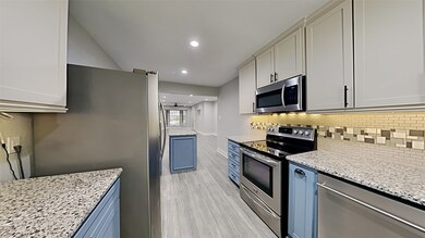 9738 Rambling Trail, Houston, TX 77089 - photo 6